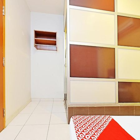 OYO 582 Hotel Walk Inn Kampong Pasir Puteh  Buitenkant foto