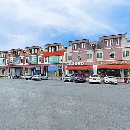 OYO 582 Hotel Walk Inn Kampong Pasir Puteh  Buitenkant foto