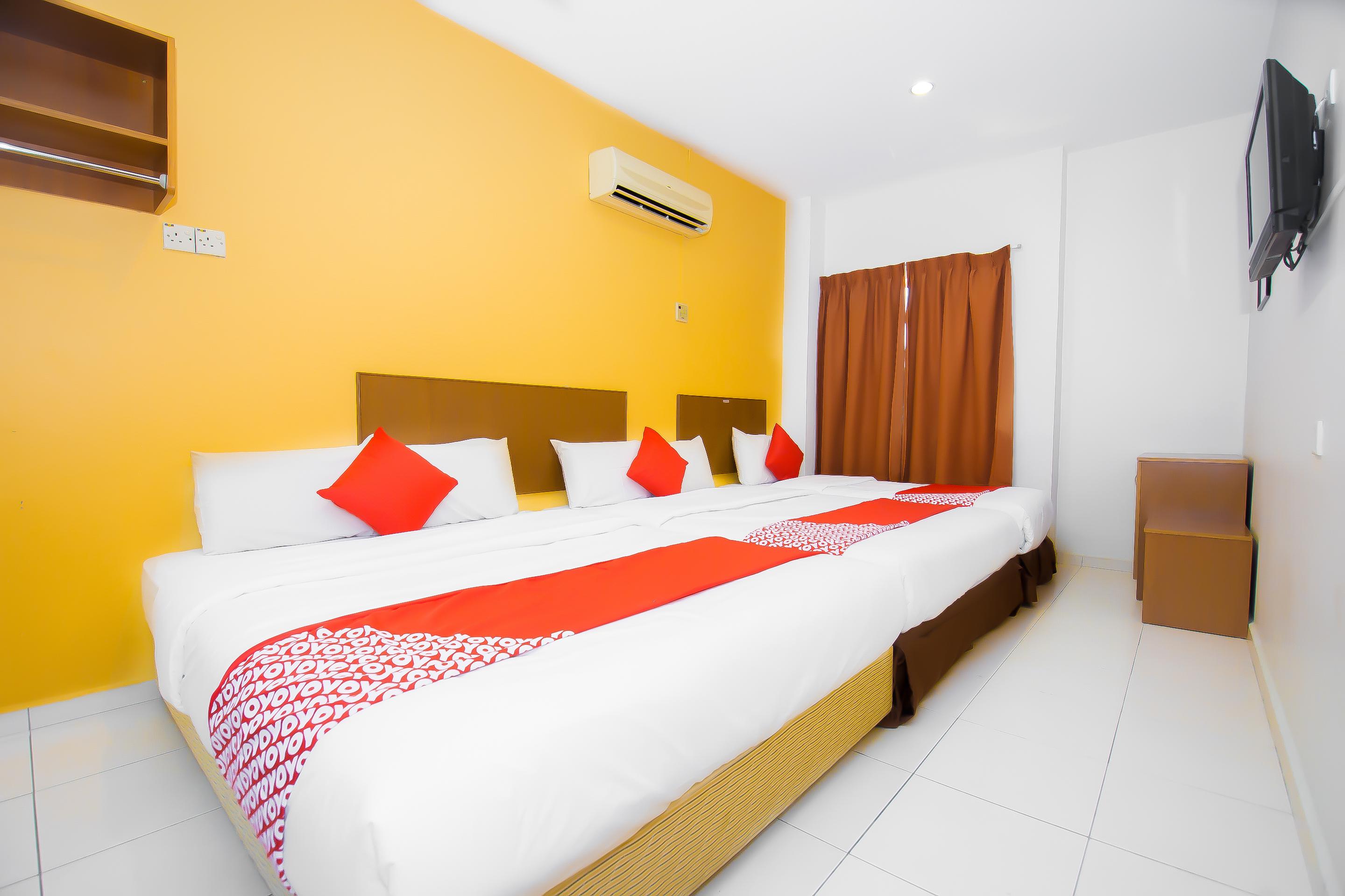 OYO 582 Hotel Walk Inn Kampong Pasir Puteh  Buitenkant foto
