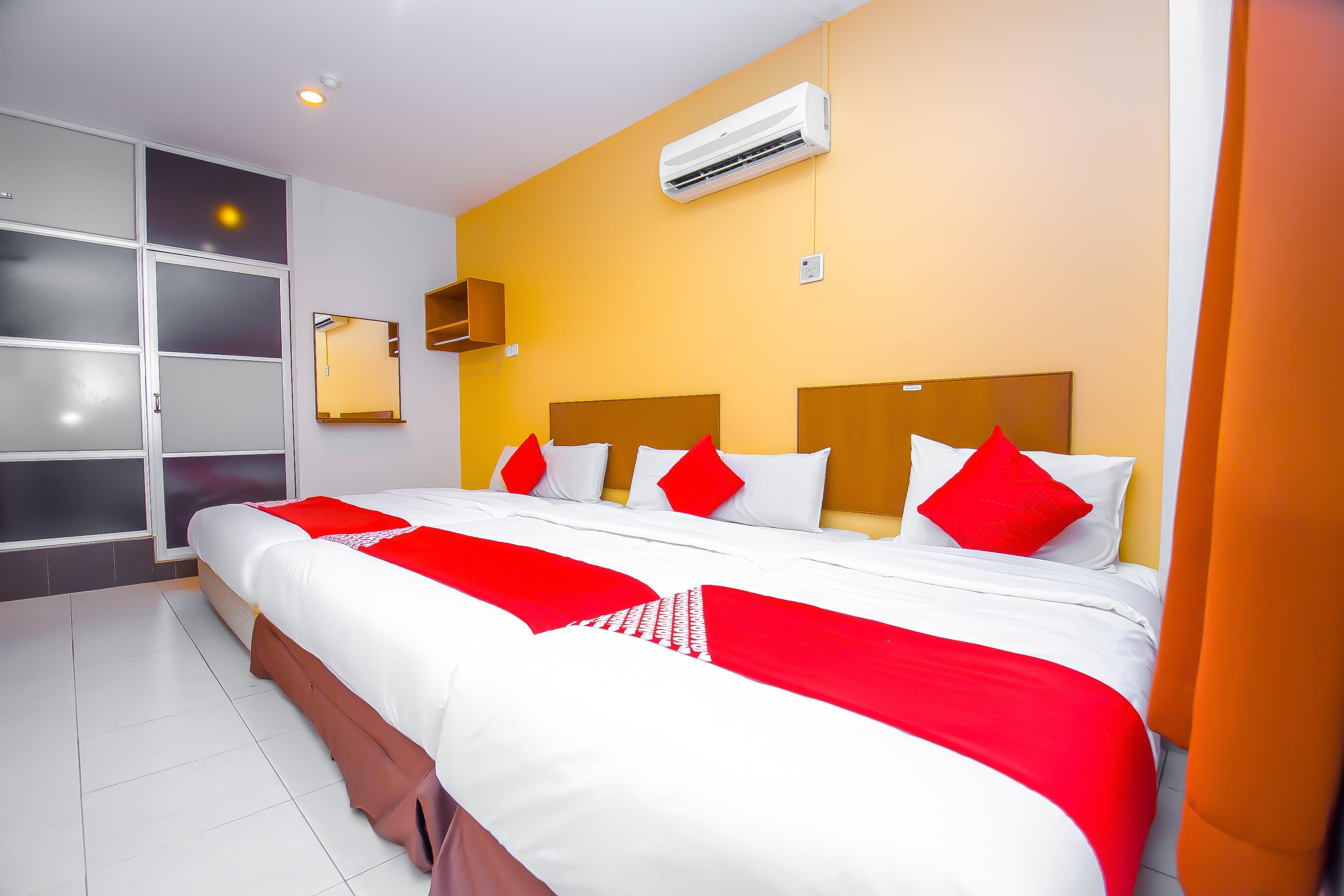 OYO 582 Hotel Walk Inn Kampong Pasir Puteh  Buitenkant foto