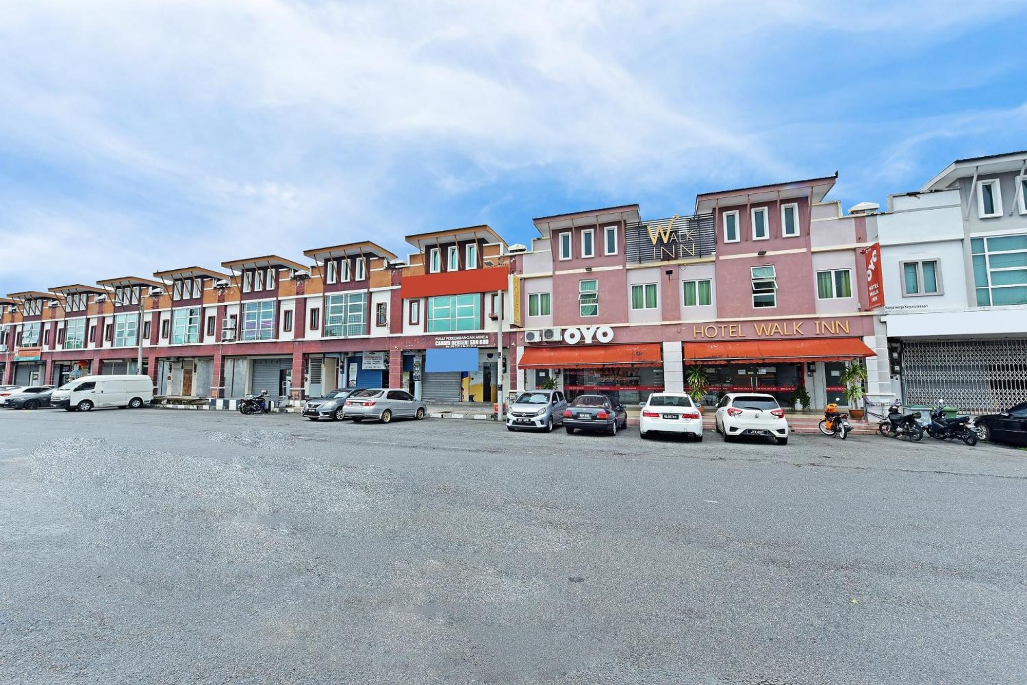 OYO 582 Hotel Walk Inn Kampong Pasir Puteh  Buitenkant foto