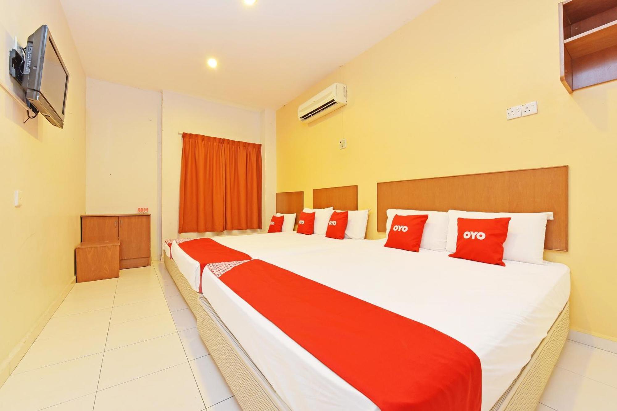OYO 582 Hotel Walk Inn Kampong Pasir Puteh  Buitenkant foto
