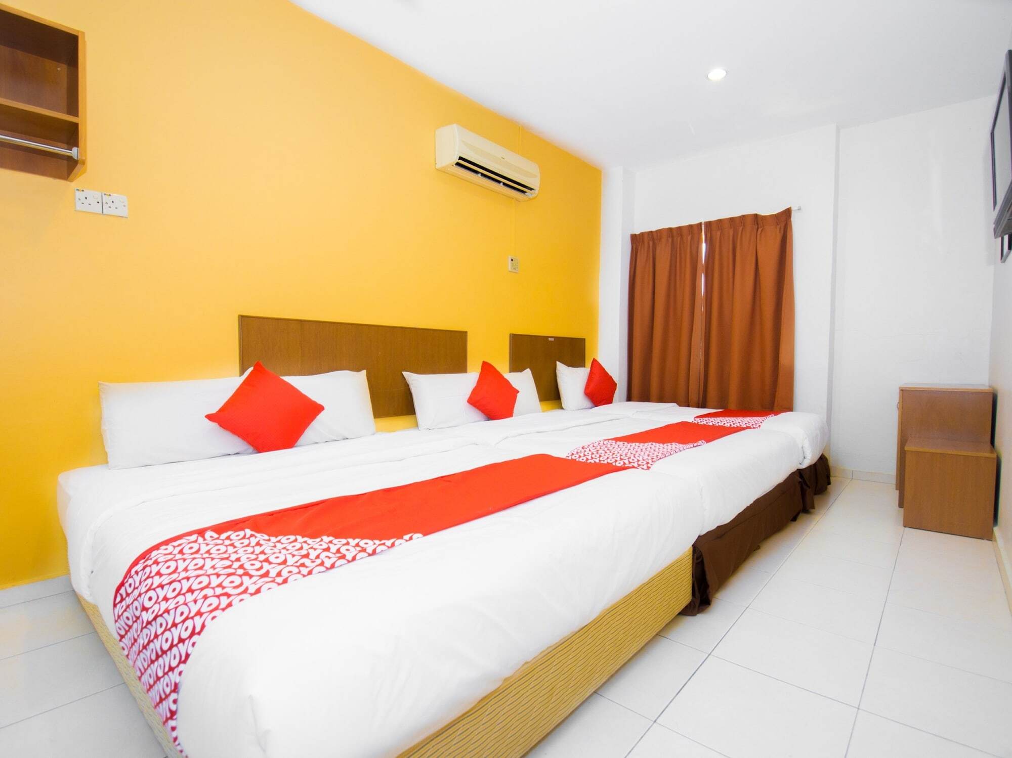 OYO 582 Hotel Walk Inn Kampong Pasir Puteh  Buitenkant foto
